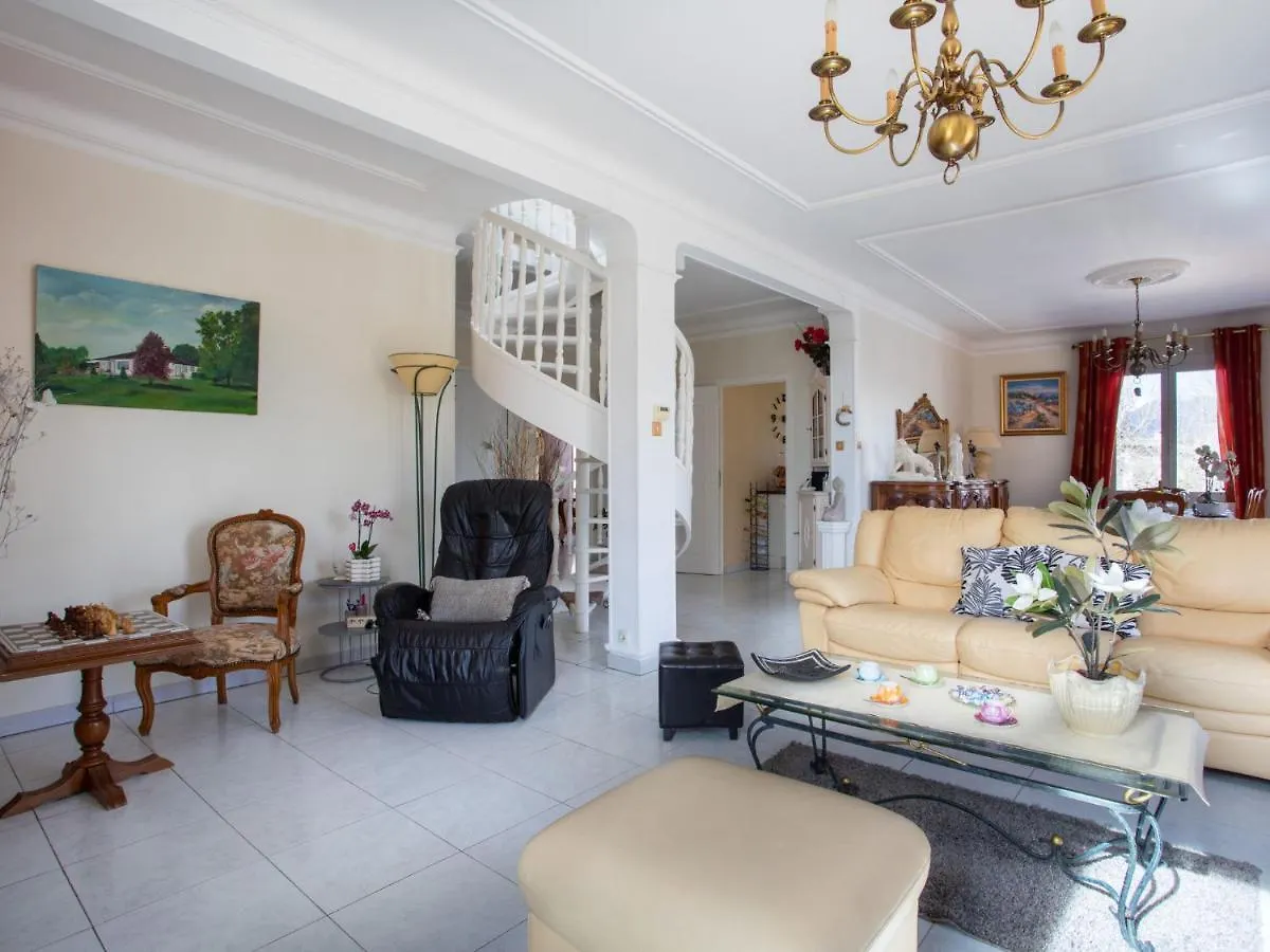 Apartment Le Flora By Interhome Villeneuve-Loubet France